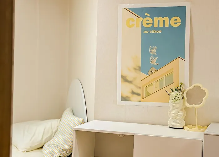 304hongdae Station Area, Yeonnam, Hongdae Street, 15 Minutes From Itaewon, Single Accommodation, Fully Furnished Appartement *
