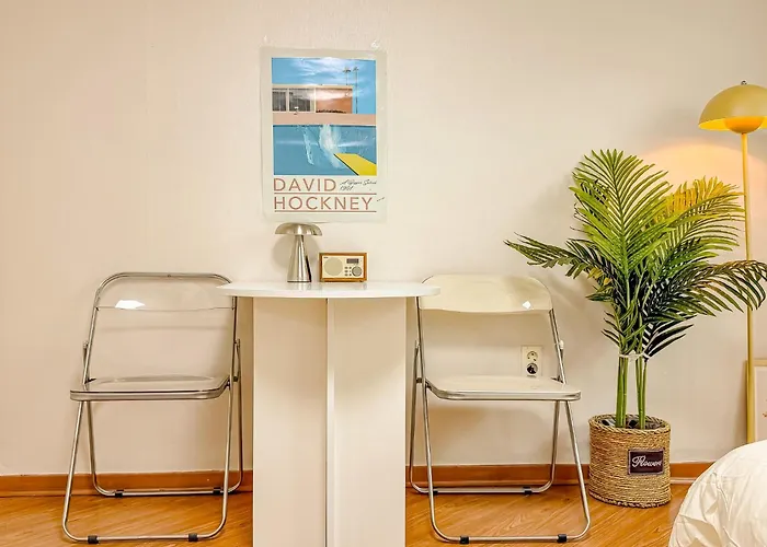 Appartement 304hongdae Station Area, Yeonnam, Hongdae Street, 15 Minutes From Itaewon, Single Accommodation, Fully Furnished Seoel