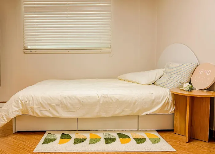 304hongdae Station Area, Yeonnam, Hongdae Street, 15 Minutes From Itaewon, Single Accommodation, Fully Furnished Appartement Seoel