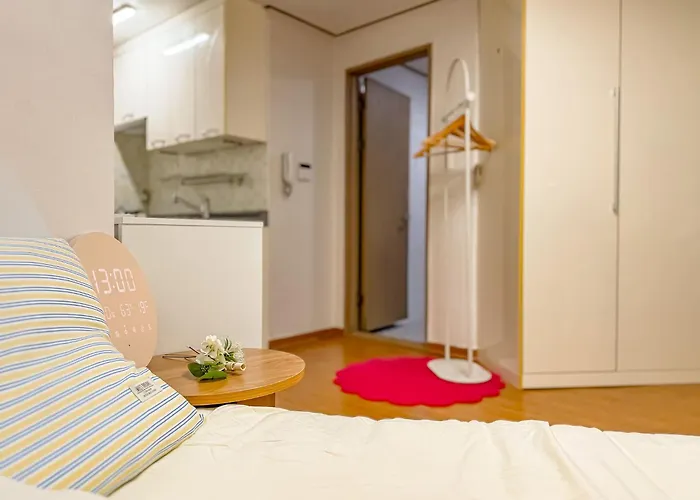 Appartement 304hongdae Station Area, Yeonnam, Hongdae Street, 15 Minutes From Itaewon, Single Accommodation, Fully Furnished