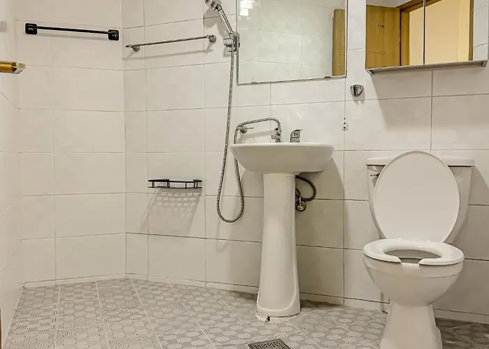 304hongdae Station Area, Yeonnam, Hongdae Street, 15 Minutes From Itaewon, Single Accommodation, Fully Furnished *